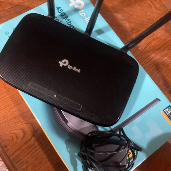 TP-Link Wireless Router - Picture 5 of 5